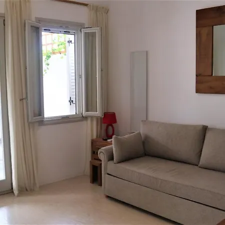 House Fontana - 2 Bedrooms House Apartamento Naxos City